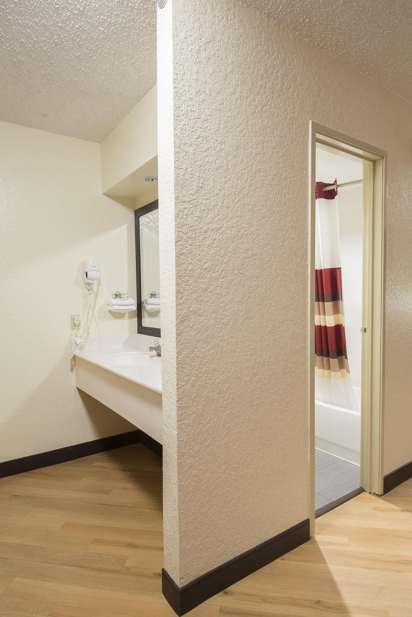 Red Roof Inn Houston Brookhollow Exterior foto