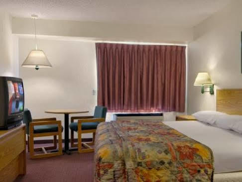 Red Roof Inn Houston Brookhollow Exterior foto